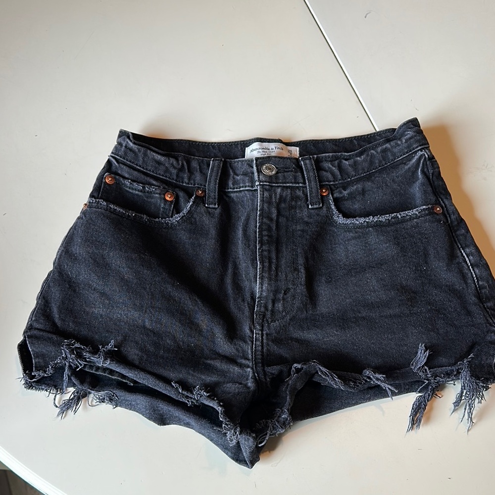 Abercrombie & Fitch Black Jean Mom Shorts High-Waisted Frayed Hem Like New